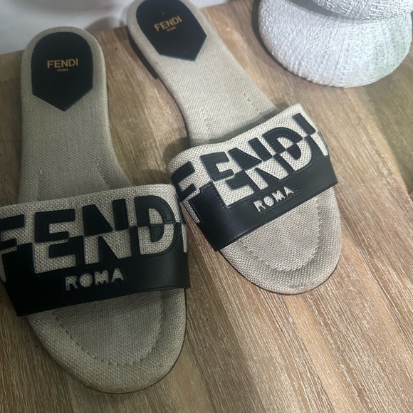 Fendi Black and Cream Logo Slides